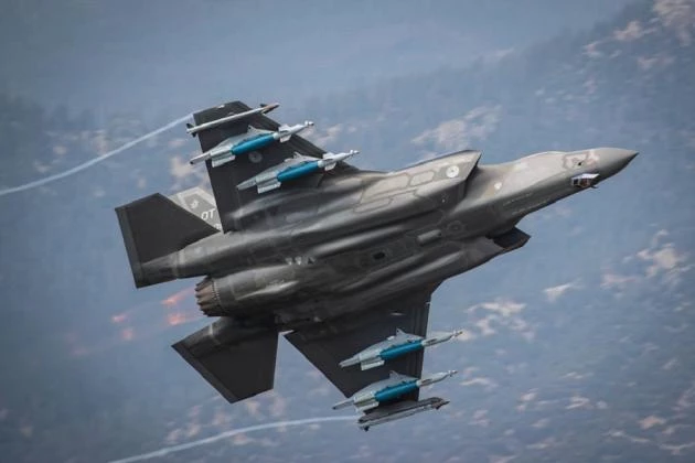 F-35: Ο λόγος που οι ΗΠΑ θα τα προτιμήσουν εις βάρος του F-22